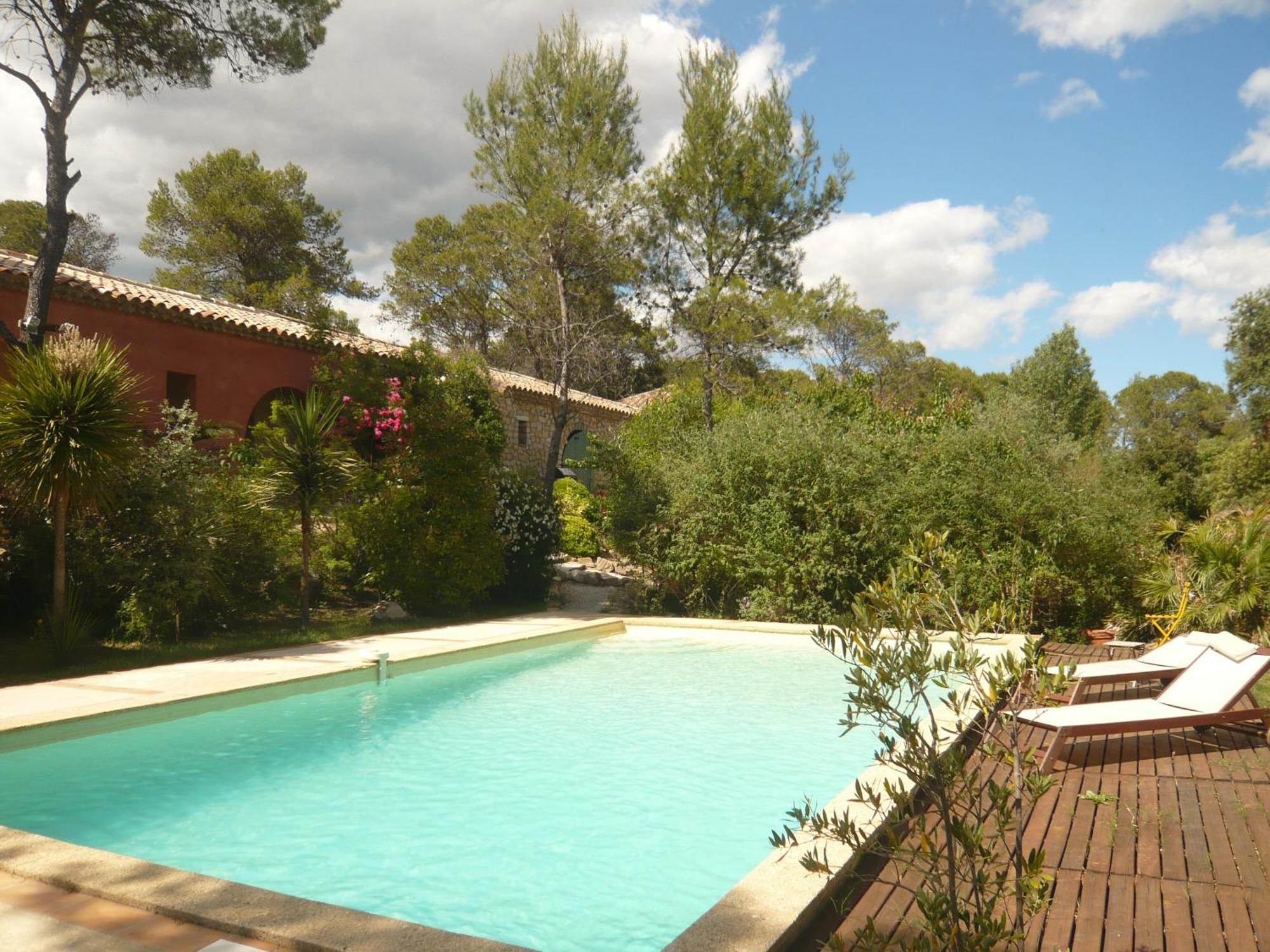 L'Ostal Du Pic St Loup Bed & Breakfast Saint-Jean-de-Cuculles Dış mekan fotoğraf