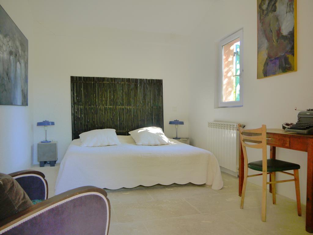 L'Ostal Du Pic St Loup Bed & Breakfast Saint-Jean-de-Cuculles Dış mekan fotoğraf